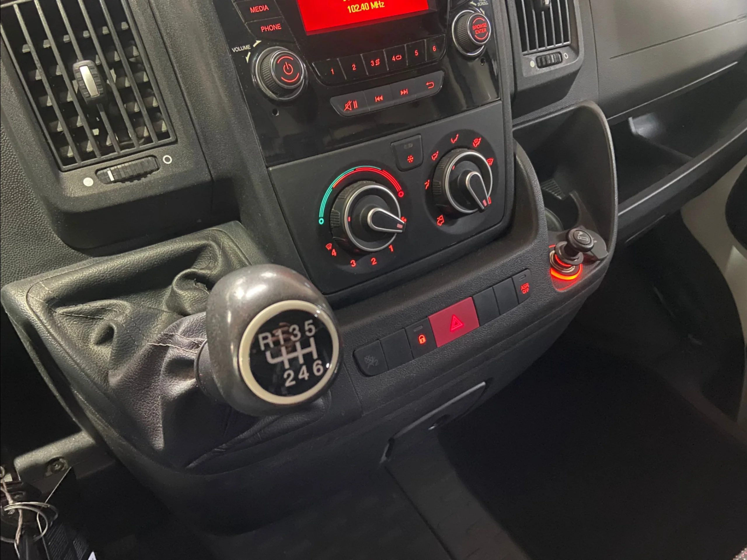 Peugeot Boxer L2H2 130CV - Foto 13